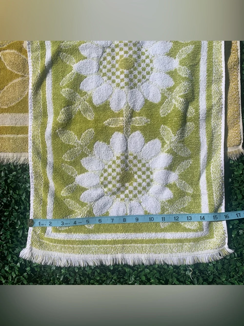 Vintage 70s St Mary’s Cotton Mod Yellow & Green Sunflower Bath & Hand Towel Set